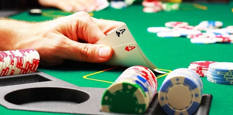 Việc nắm bắt các thuật ngữ Poker là điều quan trọng